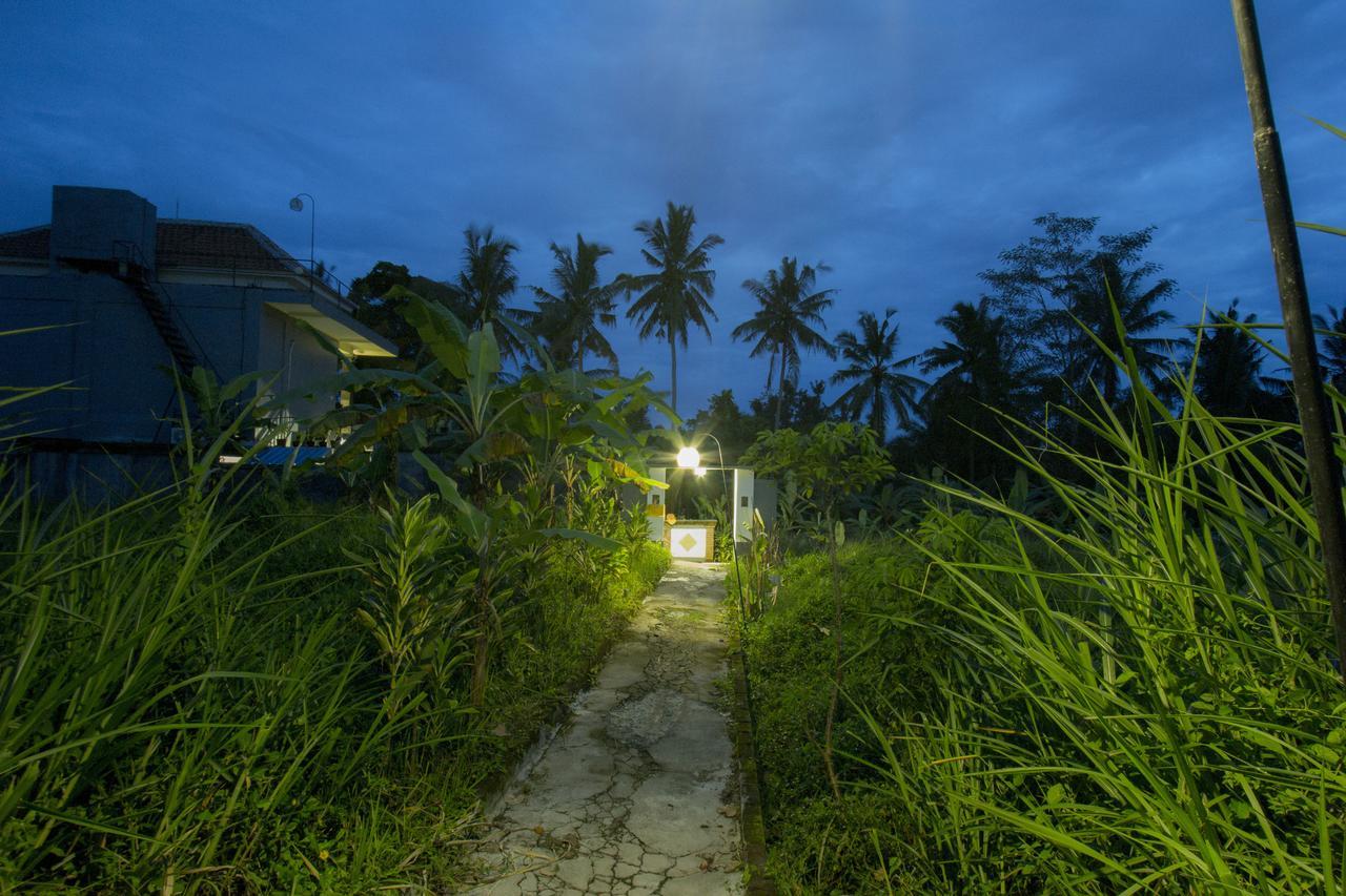 Vinayaka Ubud Hotel Exterior photo