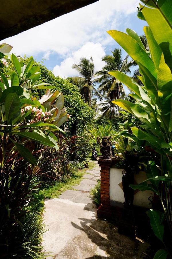 Vinayaka Ubud Hotel Exterior photo